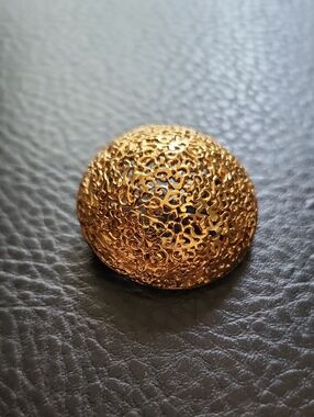 VTG Gold Filigree Dome Brooch - Elegant Women’s Accessory